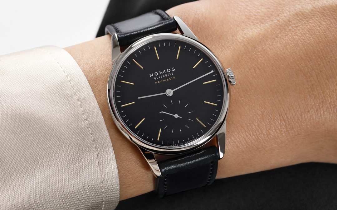 NOMOS Orion neomatik new black am Handgelenk